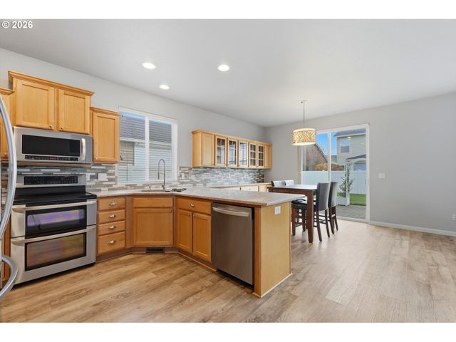 804 N 26TH Ave, Cornelius, OR 97113