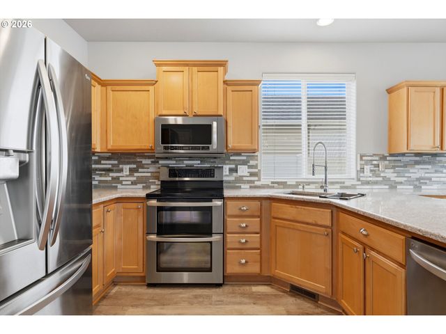 804 N 26TH Ave, Cornelius, OR 97113