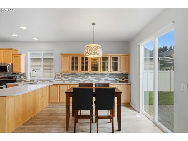 804 N 26TH Ave, Cornelius, OR 97113