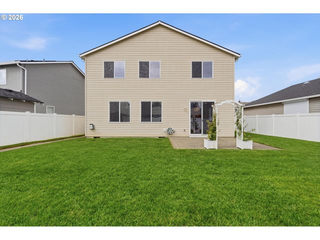 804 N 26TH Ave, Cornelius, OR 97113