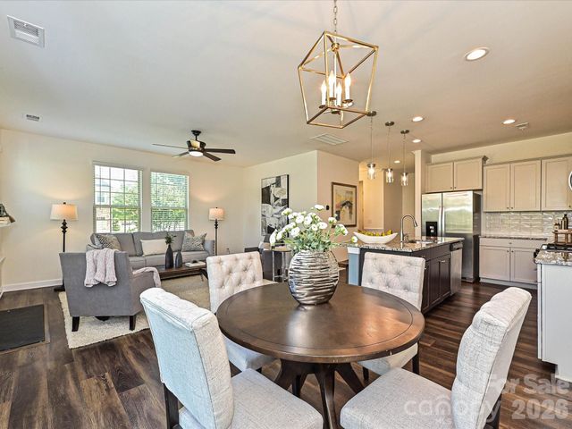 9238 Glenburn Lane, Charlotte, NC 28278