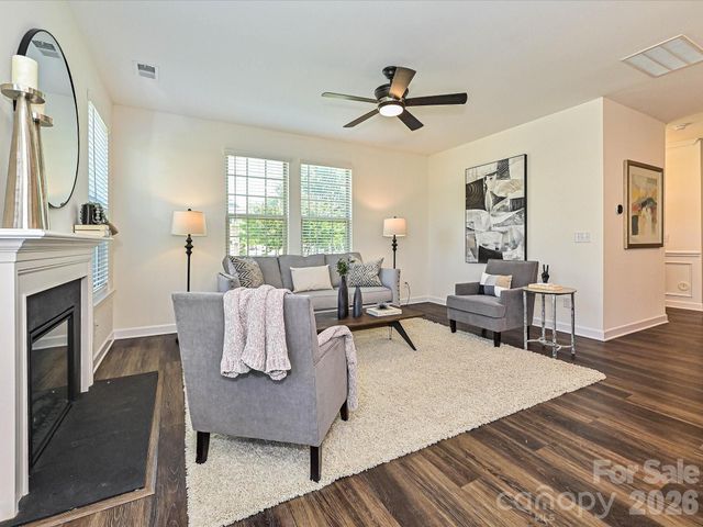 9238 Glenburn Lane, Charlotte, NC 28278