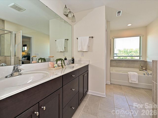 9238 Glenburn Lane, Charlotte, NC 28278