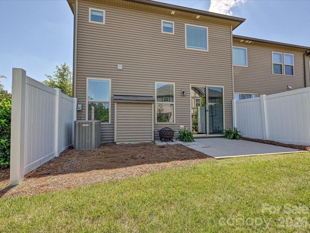 9238 Glenburn Lane, Charlotte, NC 28278