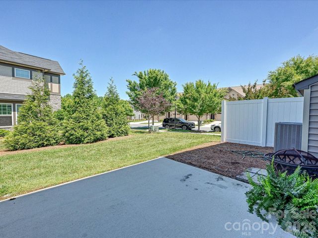9238 Glenburn Lane, Charlotte, NC 28278