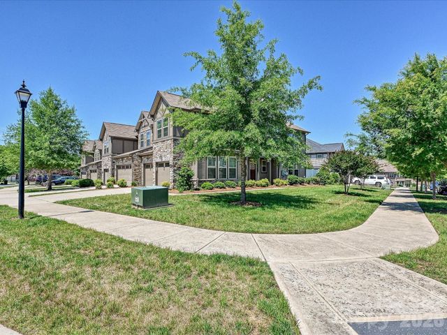 9238 Glenburn Lane, Charlotte, NC 28278