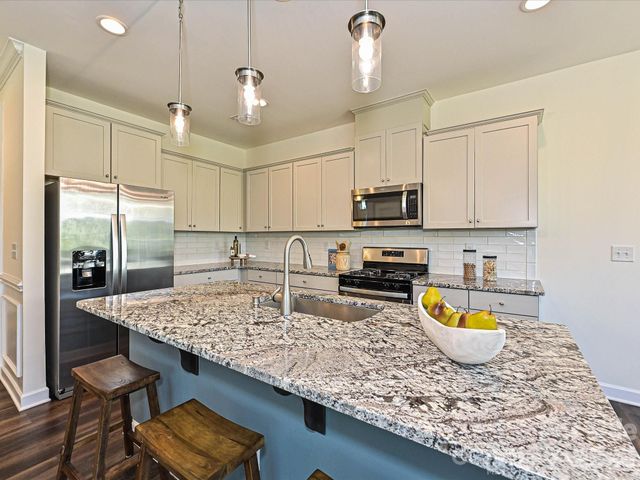 9238 Glenburn Lane, Charlotte, NC 28278