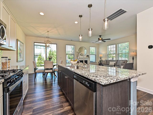 9238 Glenburn Lane, Charlotte, NC 28278