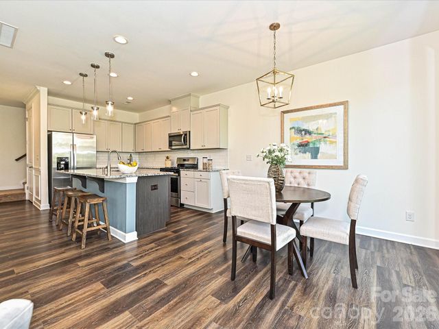 9238 Glenburn Lane, Charlotte, NC 28278