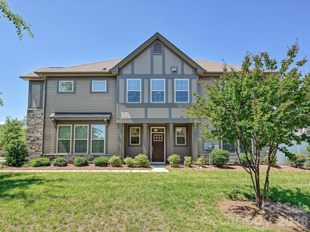 9238 Glenburn Lane, Charlotte, NC 28278
