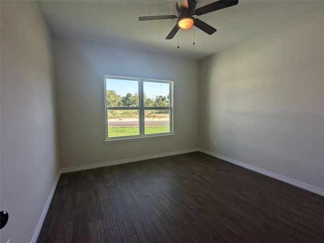 1708 E Ave G, Lampasas, TX 76550