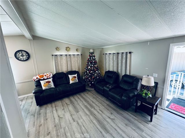 1155 S Riverside Avenue 25, Rialto, CA 92376