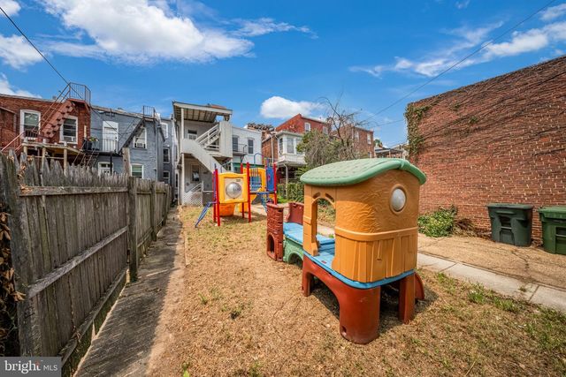 2617 N CALVERT ST, Baltimore, MD 21218