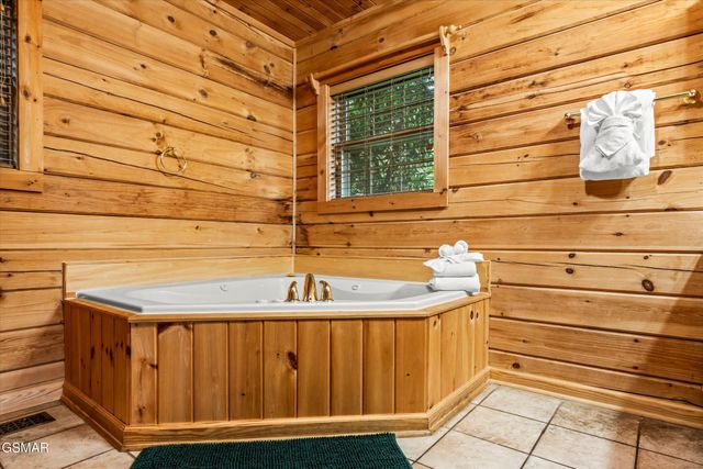 4160 Chamberlain Lane, Sevierville, TN 37862