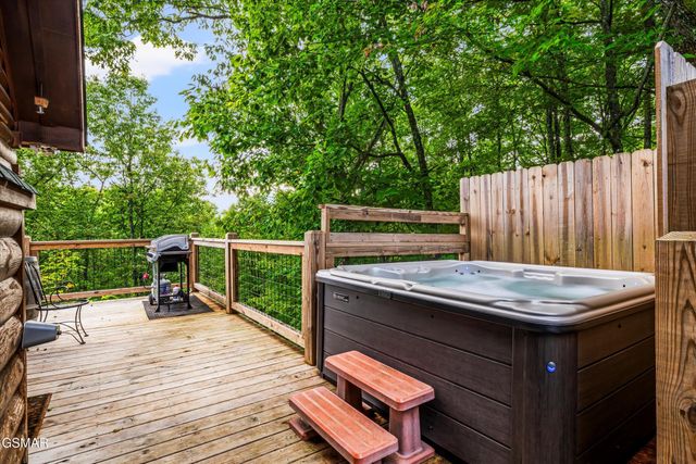 4160 Chamberlain Lane, Sevierville, TN 37862