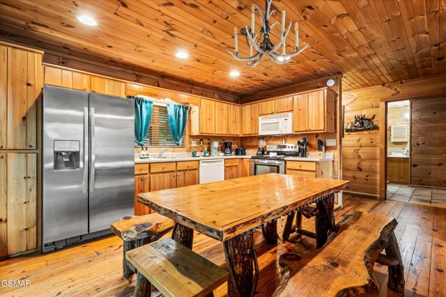 4160 Chamberlain Lane, Sevierville, TN 37862