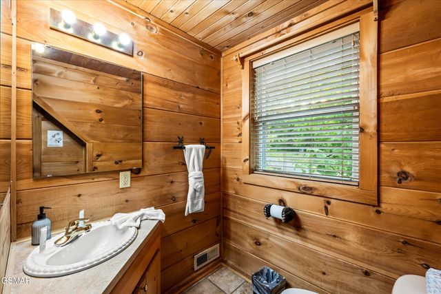 4160 Chamberlain Lane, Sevierville, TN 37862