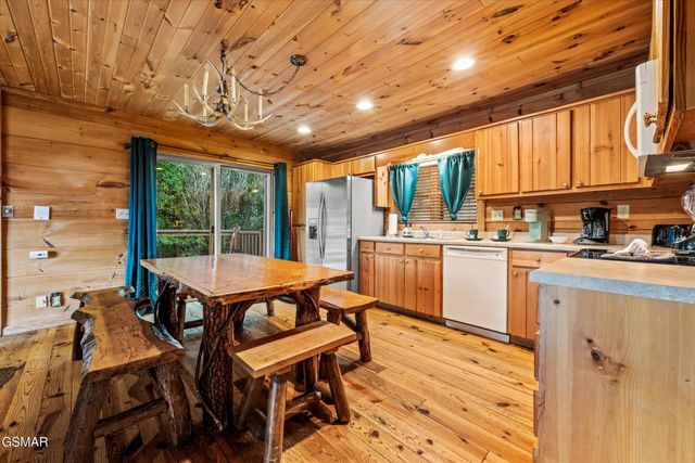 4160 Chamberlain Lane, Sevierville, TN 37862