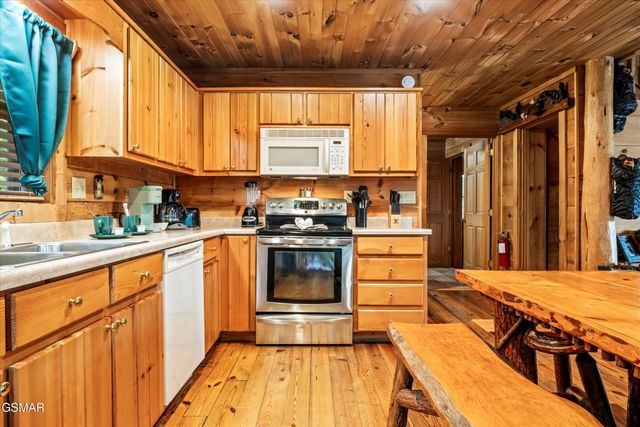 4160 Chamberlain Lane, Sevierville, TN 37862