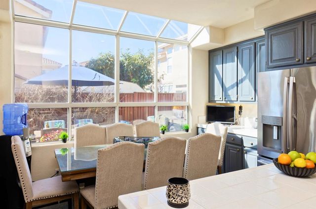 15109 15109 Shining Star Ln, San Leandro, CA 94579