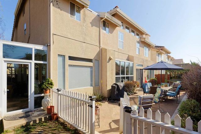 15109 15109 Shining Star Ln, San Leandro, CA 94579