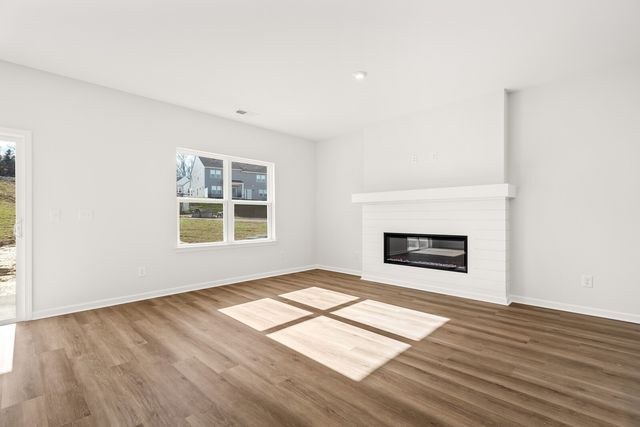 2128 Cheltenham Place, Columbia, TN 38401