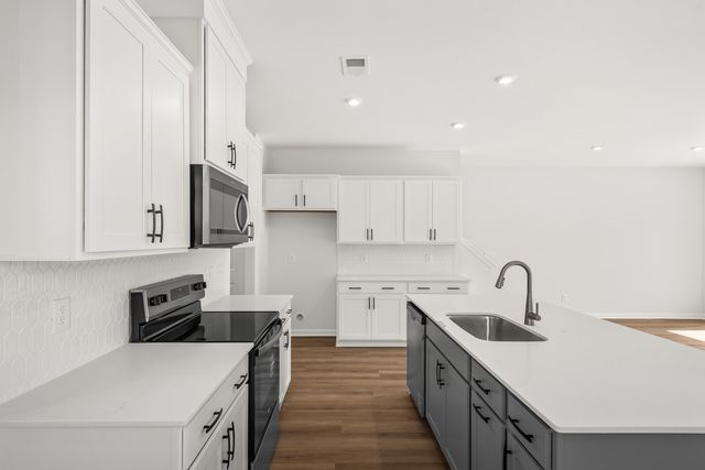 2128 Cheltenham Place, Columbia, TN 38401