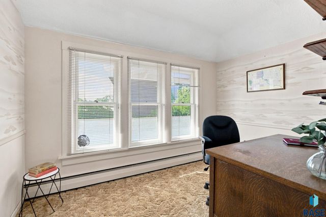 607 N Summit Ave Avenue, Sioux Falls, SD 57104