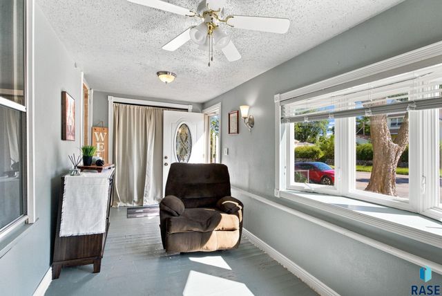 607 N Summit Ave Avenue, Sioux Falls, SD 57104