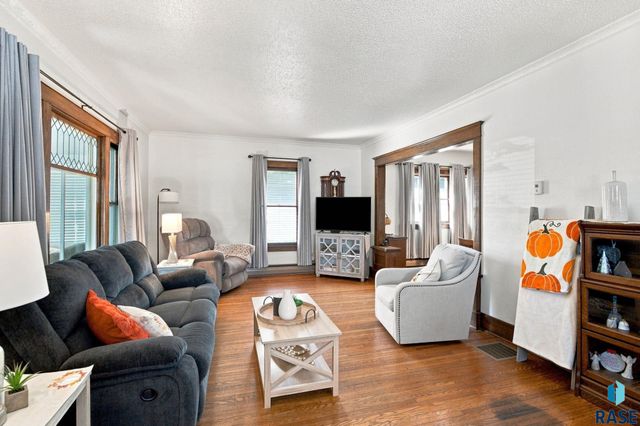 607 N Summit Ave Avenue, Sioux Falls, SD 57104