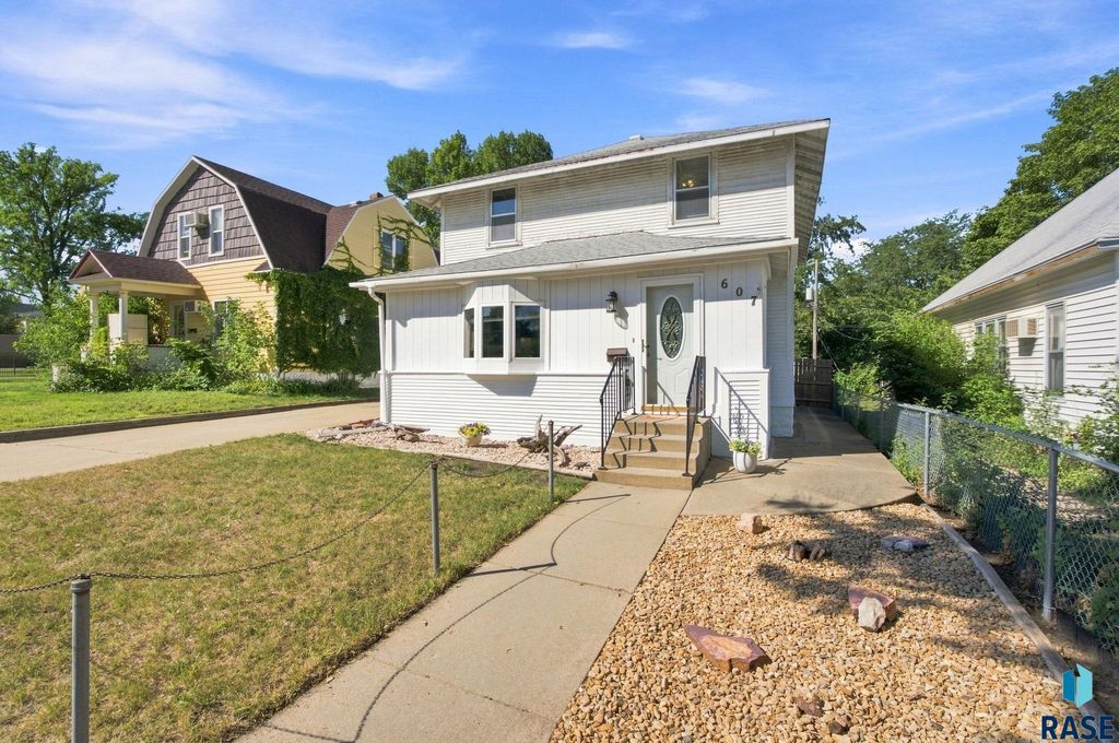607 N Summit Ave Avenue, Sioux Falls, SD 57104