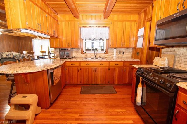 1110 Coon Road, Pinnacle, NC 27043