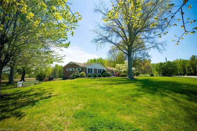 1110 Coon Road, Pinnacle, NC 27043