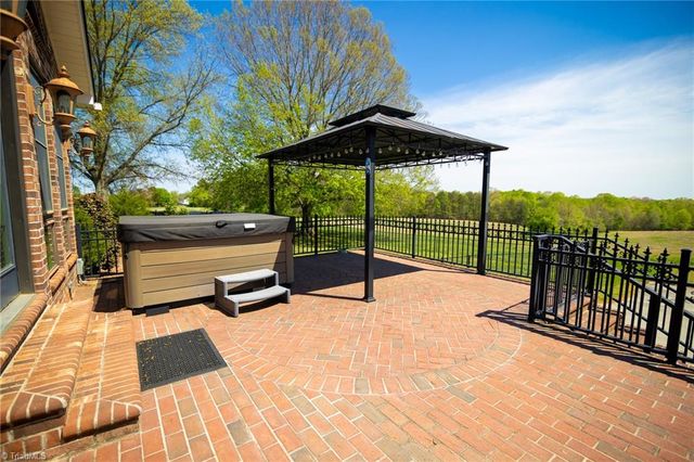 1110 Coon Road, Pinnacle, NC 27043