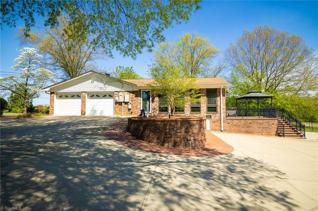 1110 Coon Road, Pinnacle, NC 27043