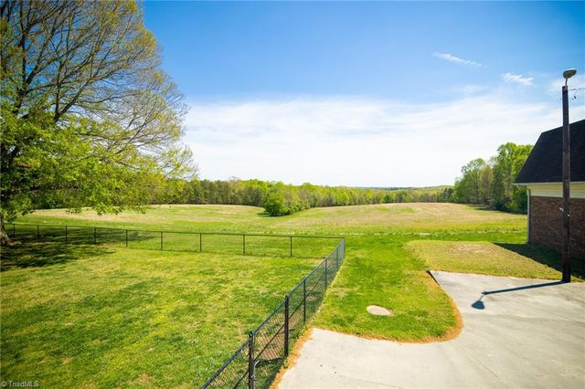 1110 Coon Road, Pinnacle, NC 27043