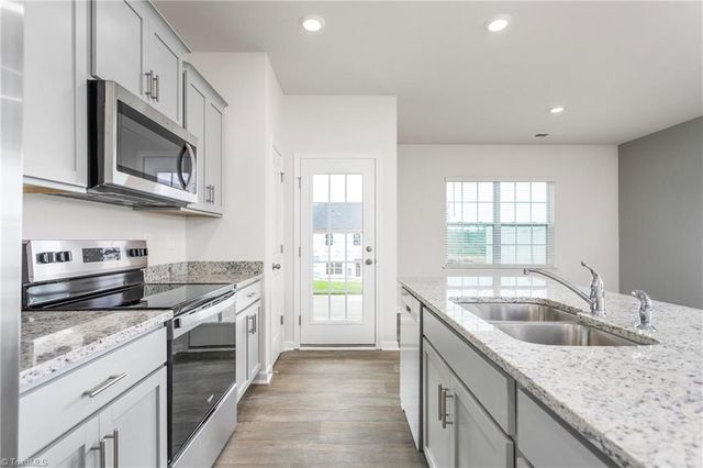 1193 Evelynnview Lane, Kernersville, NC 27284