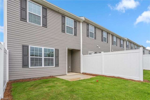 1193 Evelynnview Lane, Kernersville, NC 27284