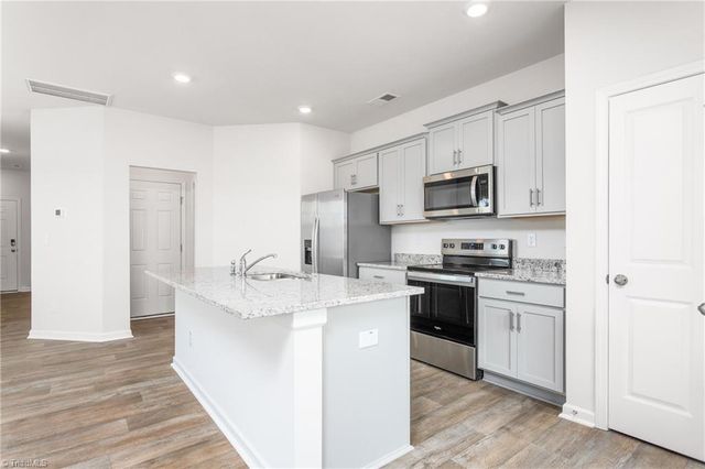 1193 Evelynnview Lane, Kernersville, NC 27284