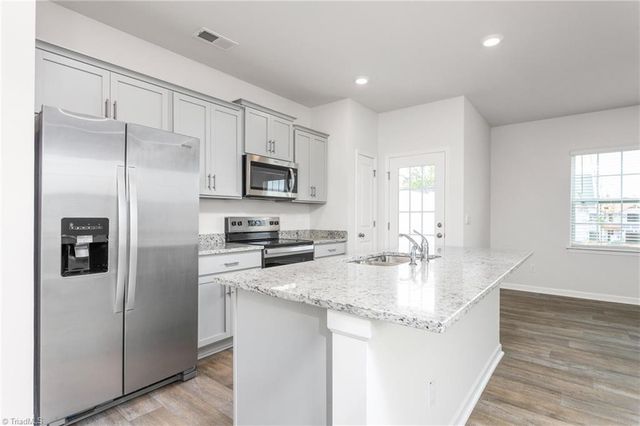 1193 Evelynnview Lane, Kernersville, NC 27284