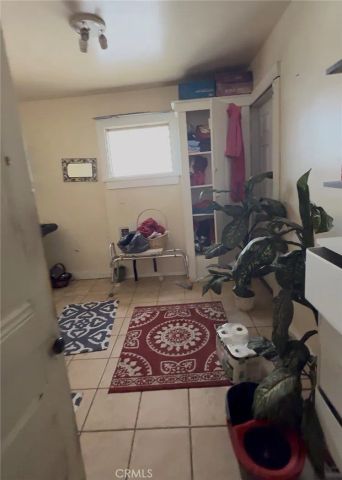 2211 Obama, Los Angeles, CA 90018