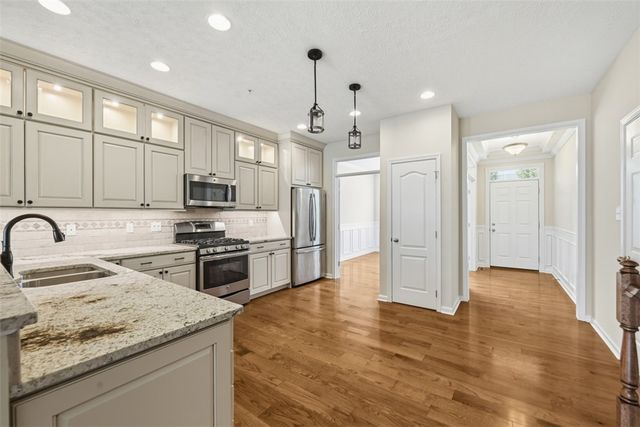 306 Trafalgar Sq, Cranberry Twp, PA 16066