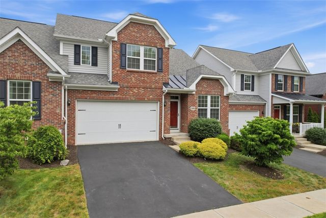 306 Trafalgar Sq, Cranberry Twp, PA 16066