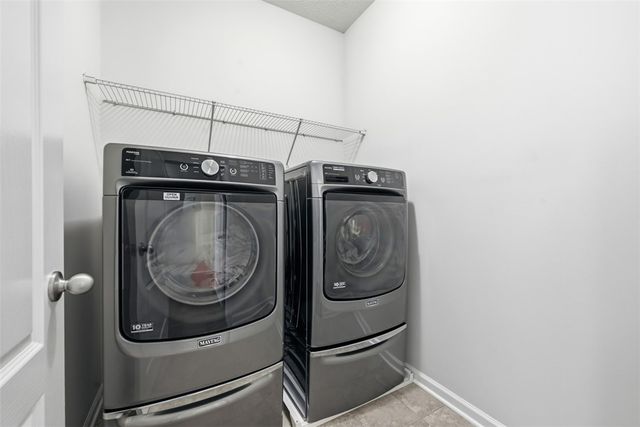 306 Trafalgar Sq, Cranberry Twp, PA 16066