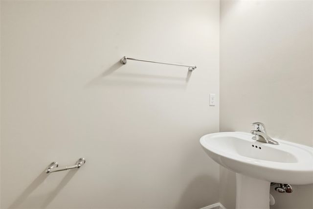 306 Trafalgar Sq, Cranberry Twp, PA 16066