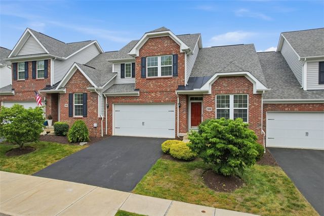 306 Trafalgar Sq, Cranberry Twp, PA 16066