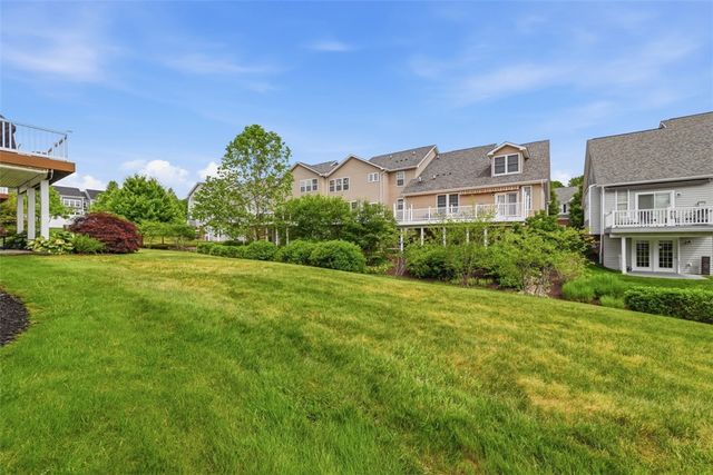 306 Trafalgar Sq, Cranberry Twp, PA 16066