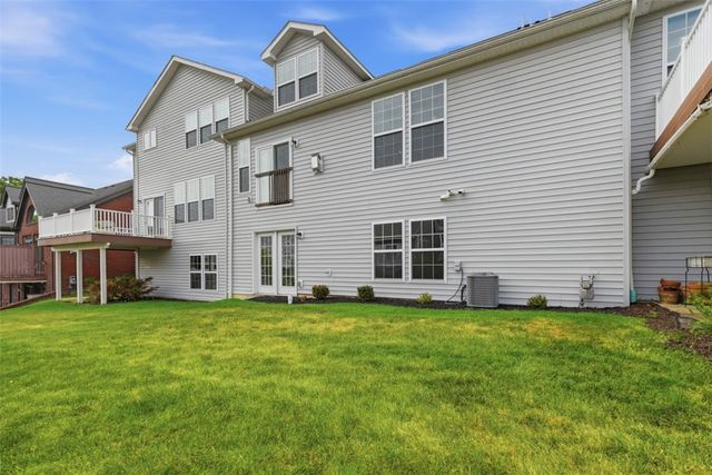 306 Trafalgar Sq, Cranberry Twp, PA 16066