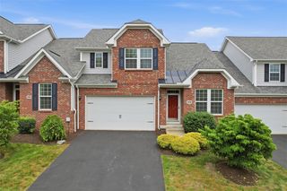 306 Trafalgar Sq, Cranberry Twp, PA 16066