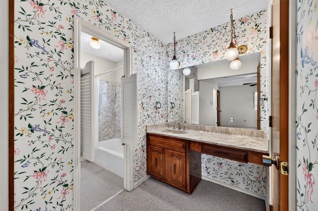 3905 Palomino Drive, Benbrook, TX 76116